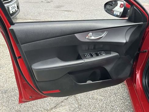 Used 2023 Kia Forte LXS w/ LXS Technology Package FWD image 16