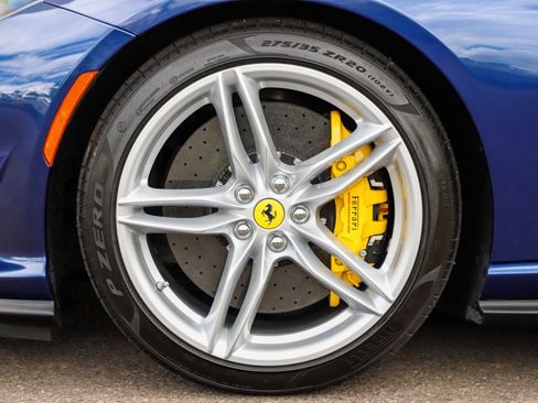 Used 2021 Ferrari 812 GTS RWD image 16