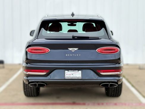 Used 2021 Bentley Bentayga AWD/4WD image 8