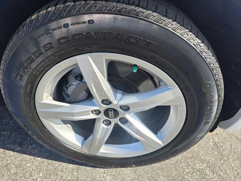 Used 2023 Audi Q5 2.0T Premium w/ Convenience Package image 9