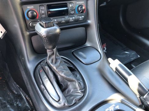 Used 2000 Chevrolet Corvette Convertible w/ Memory Pkg image 28