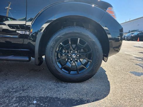 Used 2020 Nissan Frontier SV w/ Midnight Edition Floor Mats AWD/4WD image 13