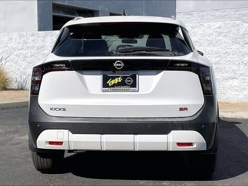 New 2026 Nissan Kicks SR FWD image 3