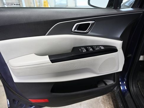 Used 2022 Kia Carnival LX image 28