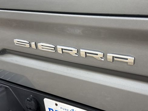 Used 2025 GMC Sierra 1500 SLT image 25