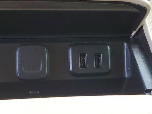 Used 2018 GMC Yukon Denali w/ Denali Ultimate Package image 32