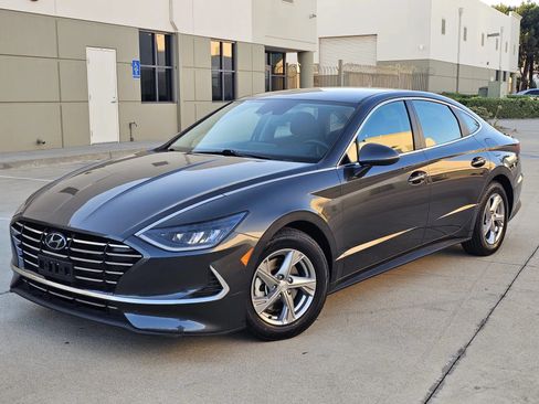 Used 2021 Hyundai Sonata SE FWD image 1