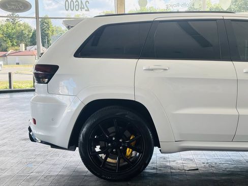 Used 2018 Jeep Grand Cherokee Trackhawk AWD/4WD image 8