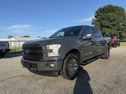 Used 2017 Ford F150 Lariat w/ Equipment Group 502A Luxury AWD/4WD image 8