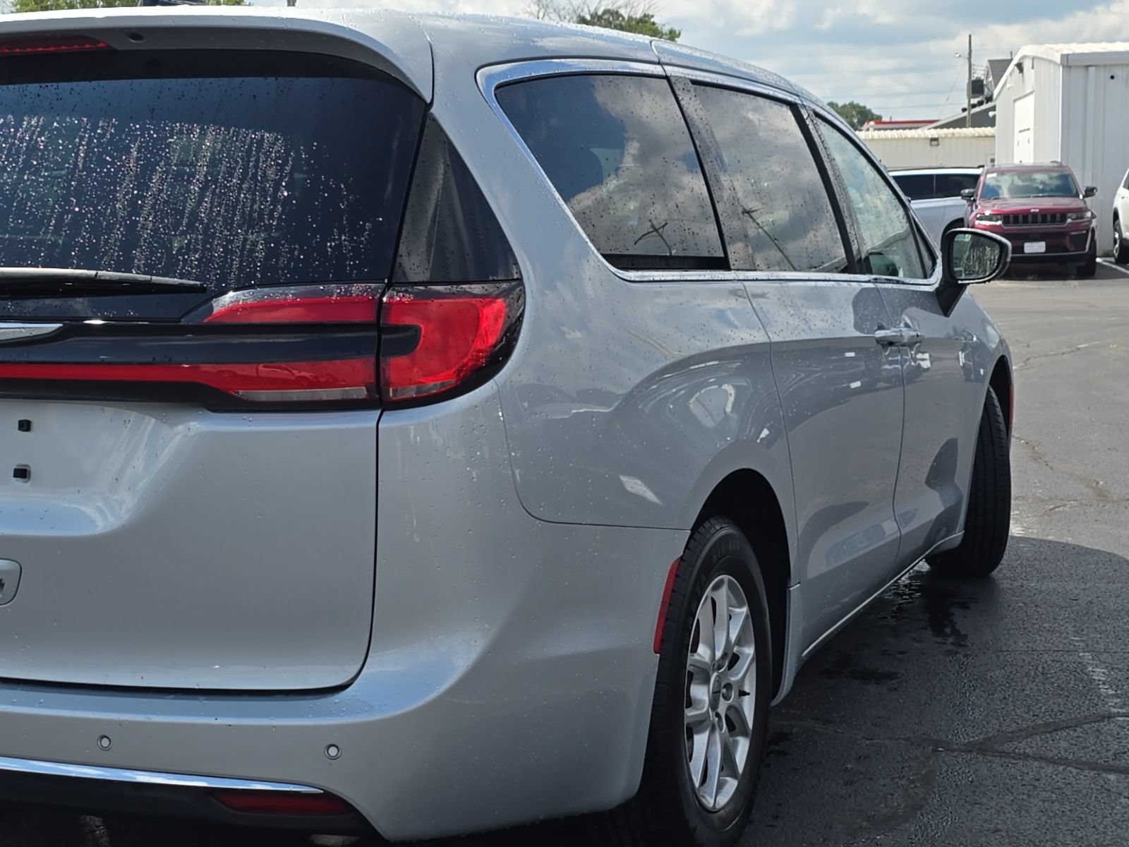 Used 2023 Chrysler Pacifica Touring-L FWD image 62