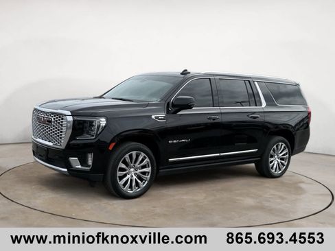 Used 2022 GMC Yukon XL Denali w/ Denali Premium Package image 7