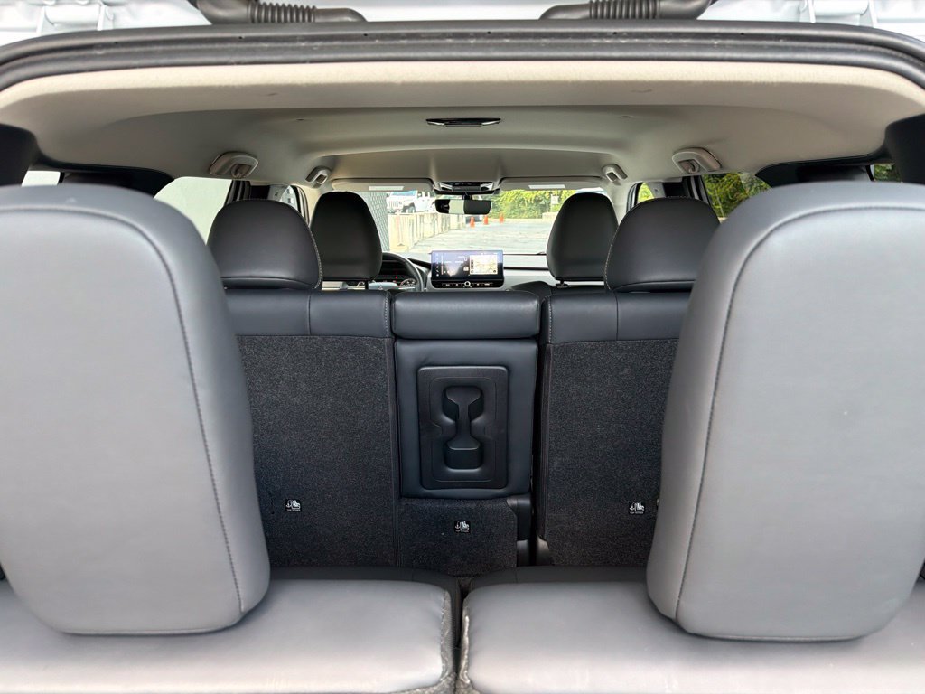 Used 2025 Mitsubishi Outlander SE AWD/4WD image 19