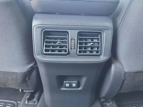 Used 2020 Toyota RAV4 XLE FWD image 40