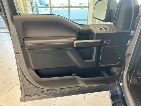 Used 2019 Ford F150 Lariat image 12