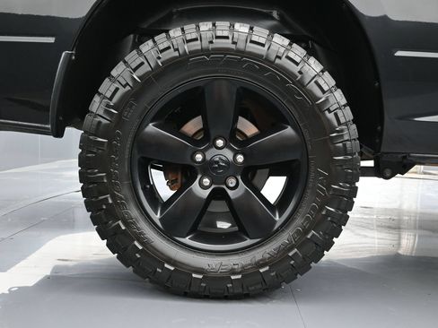 Used 2016 RAM 1500 Express w/ Black Ram 1500 Express Group AWD/4WD image 18