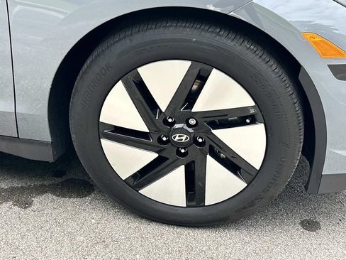 Certified 2024 Hyundai Ioniq 6 SE RWD image 9