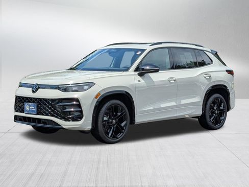Certified 2026 Volkswagen Tiguan SE R-Line AWD/4WD image 3