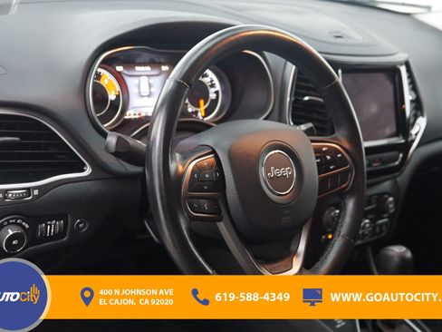 Used 2019 Jeep Cherokee Limited AWD/4WD image 19