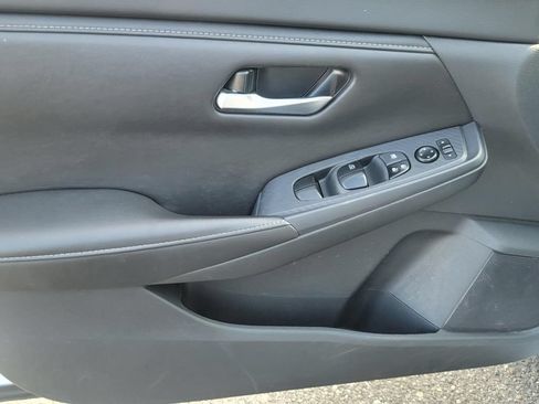 Used 2024 Nissan Sentra SV FWD image 12