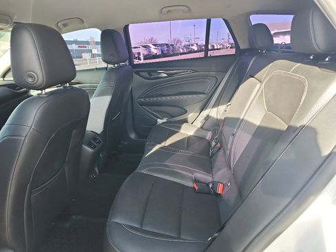 Used 2019 Buick Regal Essence w/ Driver Confidence Package I image 11