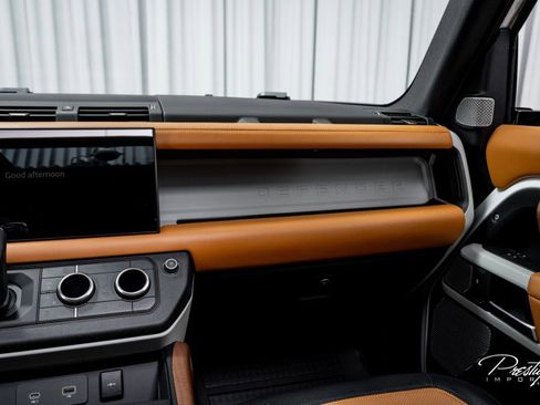 Used 2024 Land Rover Defender 130 X-Dynamic SE image 35