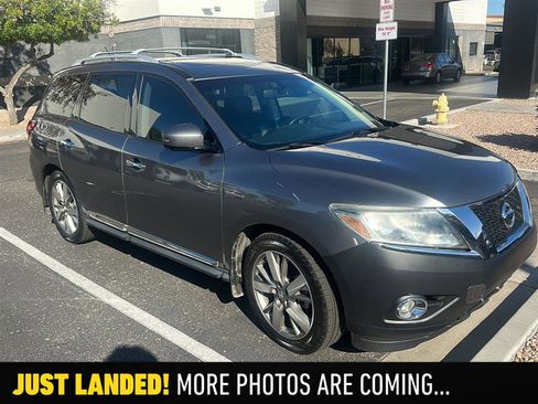 Used 2015 Nissan Pathfinder Platinum w/ Family Entertainment Package image 3