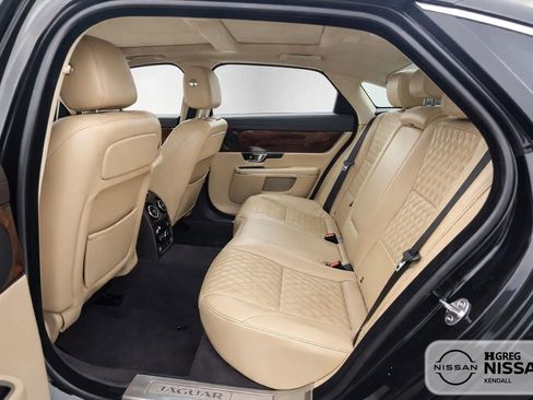 Used 2016 Jaguar XJ L Portfolio RWD image 13