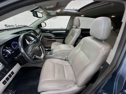Used 2016 Toyota Highlander XLE AWD/4WD image 21