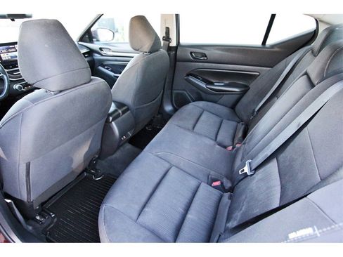 Used 2023 Nissan Altima 2.5 SV w/ SV Premium Package image 11