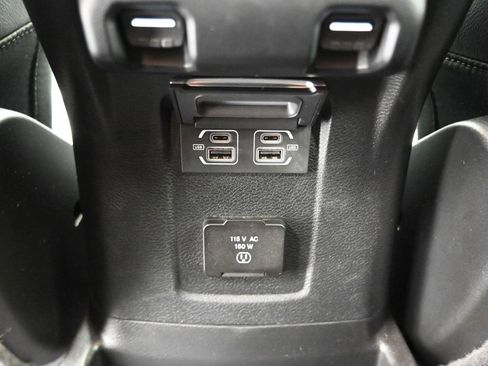 Used 2022 Jeep Wrangler Unlimited Sahara image 37