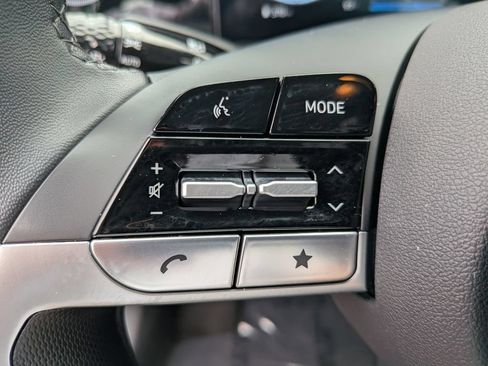 Certified 2026 Hyundai Elantra Limited FWD image 19