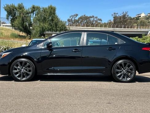 Used 2025 Toyota Corolla SE image 9