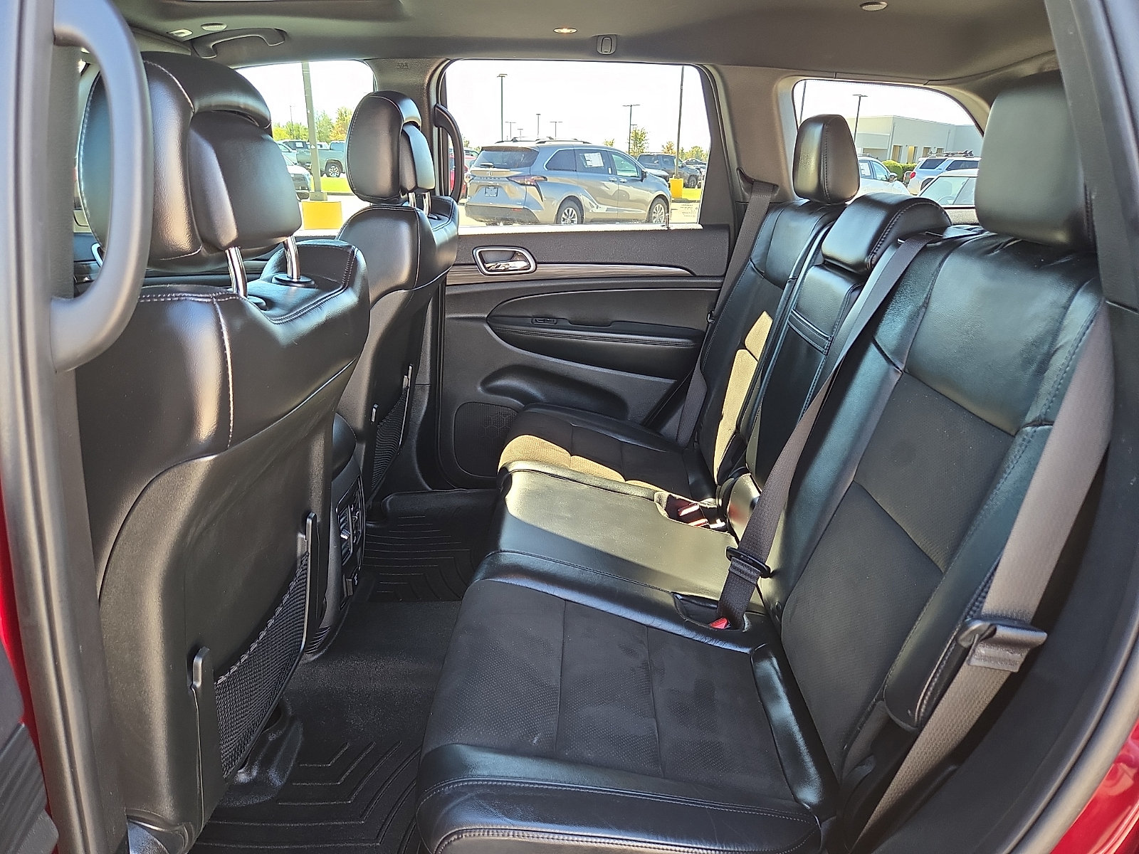 Used 2019 Jeep Grand Cherokee Altitude AWD/4WD image 10