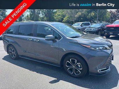 Certified 2025 Toyota Sienna Platinum