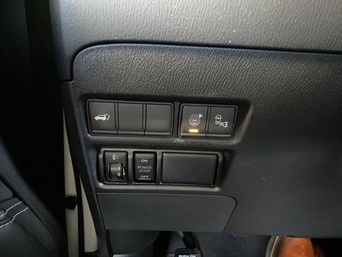 Used 2017 Nissan Armada Platinum image 26