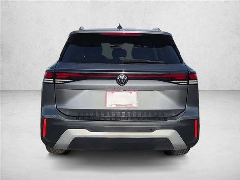 Certified 2025 Volkswagen Tiguan S image 7