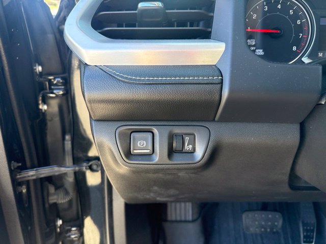 Used 2021 GMC Acadia SLT w/ Elevation Edition FWD image 14