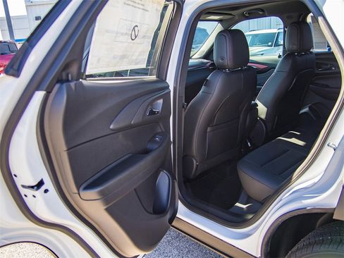 New 2025 Chevrolet TrailBlazer RS w/ Convenience Package image 19