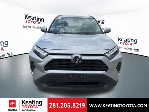 Used 2025 Toyota RAV4 XLE image 2