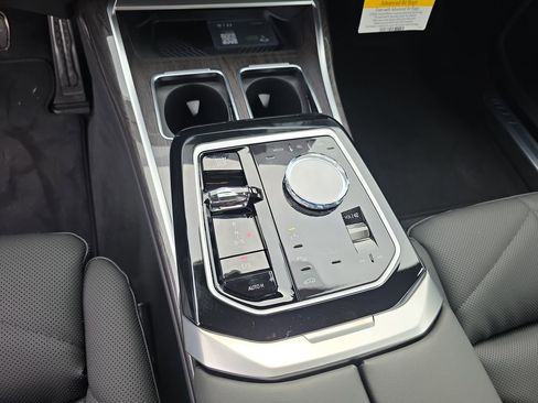 New 2026 BMW 740i xDrive image 10