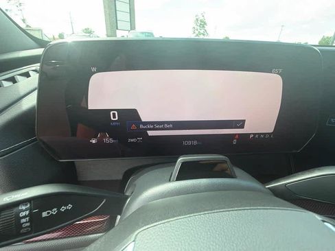 Used 2024 Chevrolet Traverse Z71 w/ Enhanced Driving Package AWD/4WD image 16