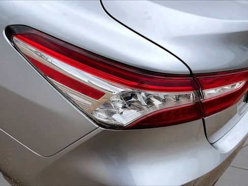 Used 2018 Toyota Camry XLE FWD image 29