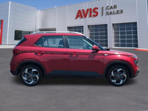 Used 2025 Hyundai Venue SEL FWD image 5