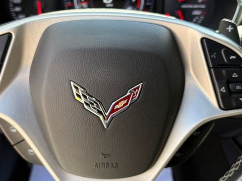 Used 2017 Chevrolet Corvette Stingray Convertible RWD image 21