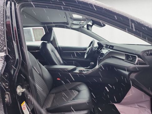 Certified 2019 Toyota Camry SE image 15