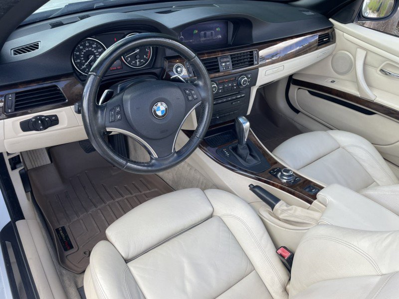 Used 2011 BMW 335i Convertible RWD image 19