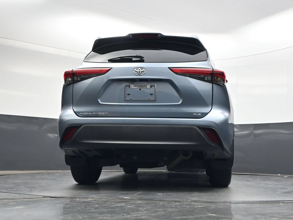 Used 2022 Toyota Highlander XLE FWD image 37