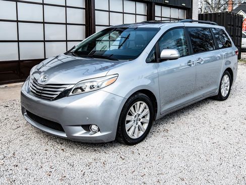 Used 2015 Toyota Sienna Limited Premium w/ Advanced Technology Package image 4
