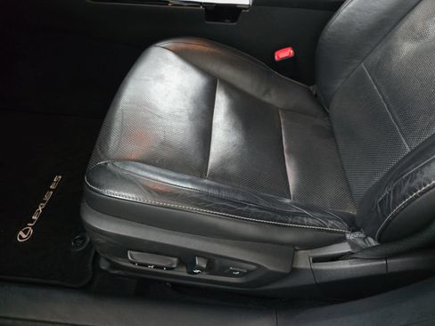 Used 2014 Lexus ES 350 w/ Luxury Package FWD image 29