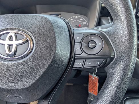 Used 2023 Toyota Corolla LE image 12
